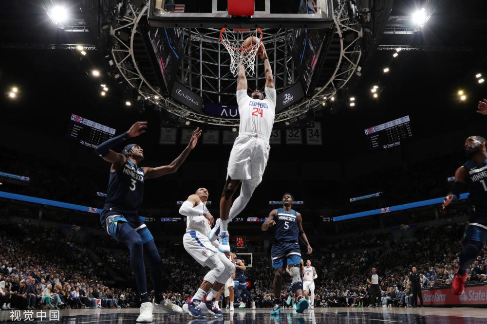 紫百合主帅：晋级欧协联八强带来动力，我们要把这股劲带到踢尤文.